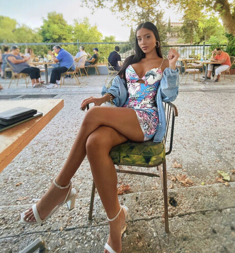 Ellie Balta かわいいスター 写真