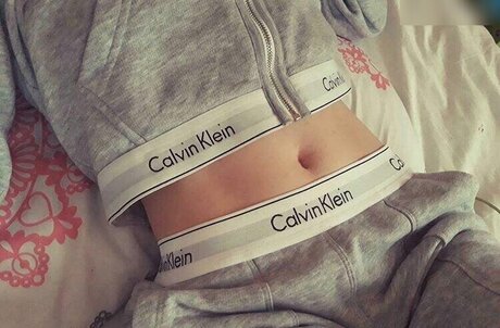 巨尻オンリーファン セクシーヌード 写真