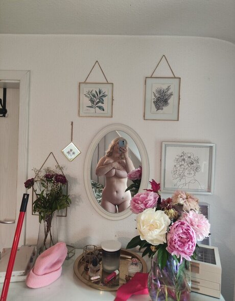 小人ヌードオンリーファンズ 無料裸 ギャラリー