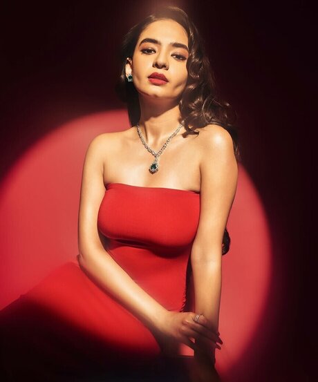 Anushka Sen ポルノスター HD ギャラリー