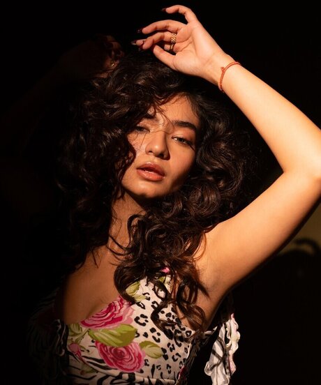 Anushka Sen アダルト女優 画像