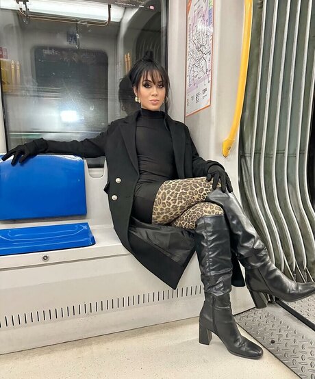 Mel Cross CD ヌードスター 写真