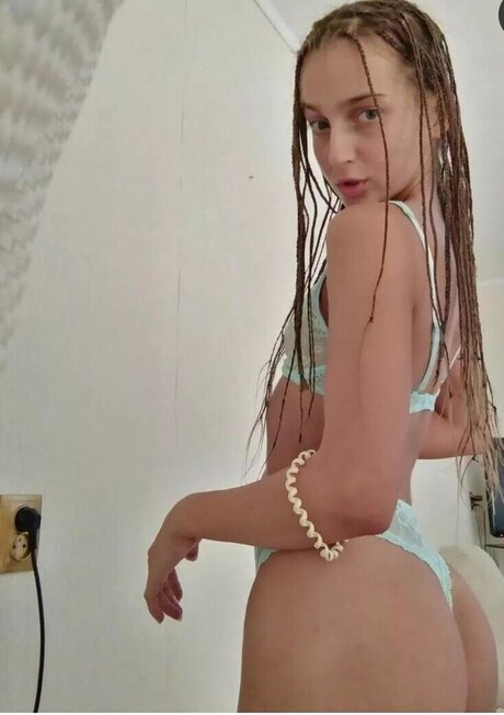 英国のティーンオンリーファン 美しい裸 写真