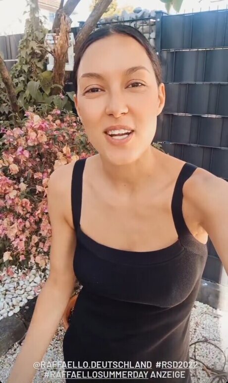 痩せたティーンのオンリーファンズ 美しいポルノ 画像