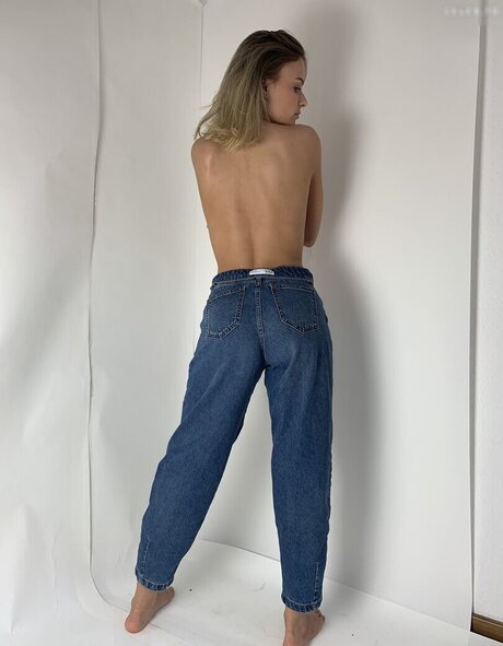 eyFreundin エロティック女優 写真