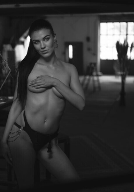 Vanessa Bartsch ヌードモデル ギャラリー