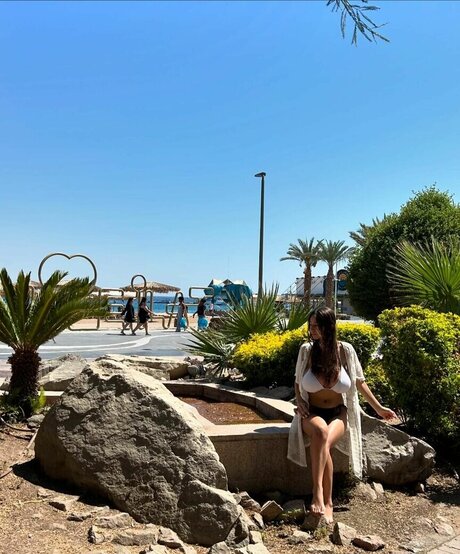 shir vaturi エロティックモデル ギャラリー