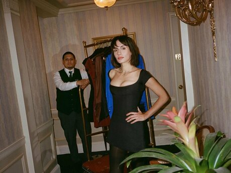 若い黒人女性オンリーファンズ HD 写真