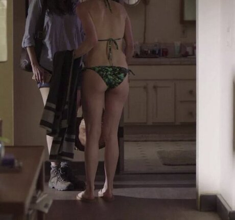 Britt Lower エロティックなスター 画像