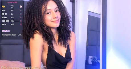 sweetcurly1 アダルトモデル 写真