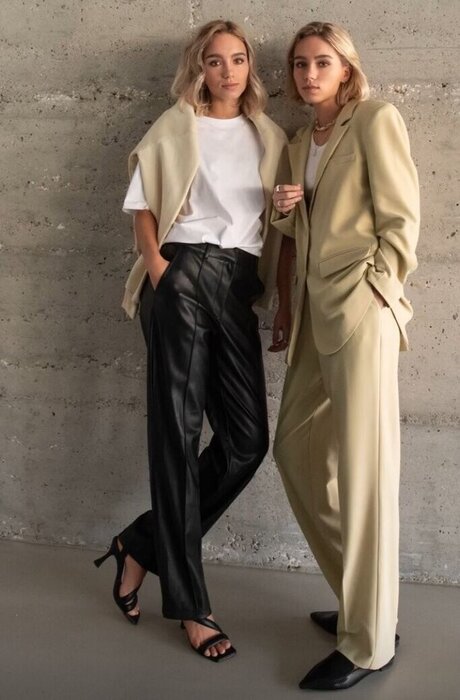 Lisa und Lena 美しいモデル 写真