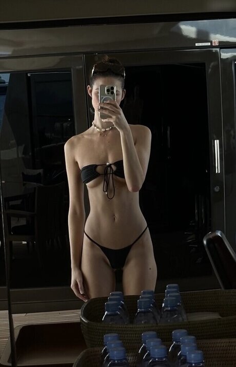 ぽっちゃり 主観視点 OnlyFans アート裸 画像