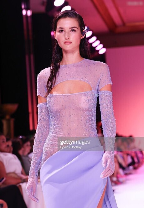 anfr00 裸のモデル 写真