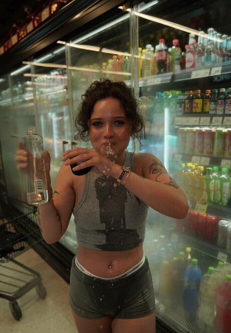 ロールプレイオンリーファン 裸 写真