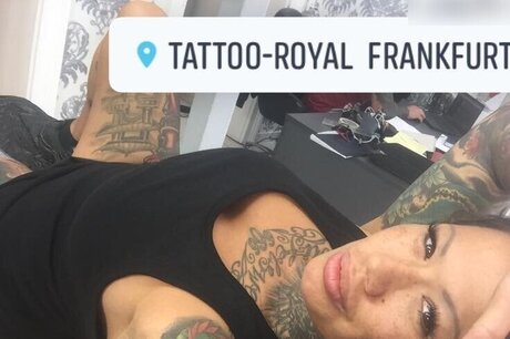 大きな黒い猫OnlyFans 無料エロ 写真