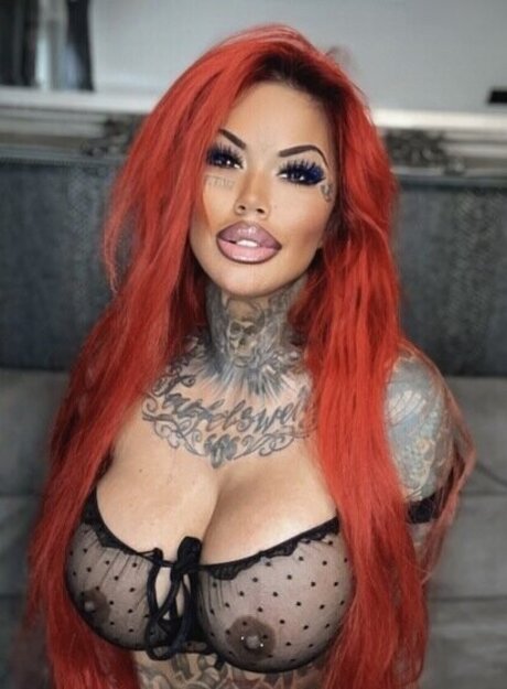 年配の熟女オンリーファンズ ポルノグラフィック 画像