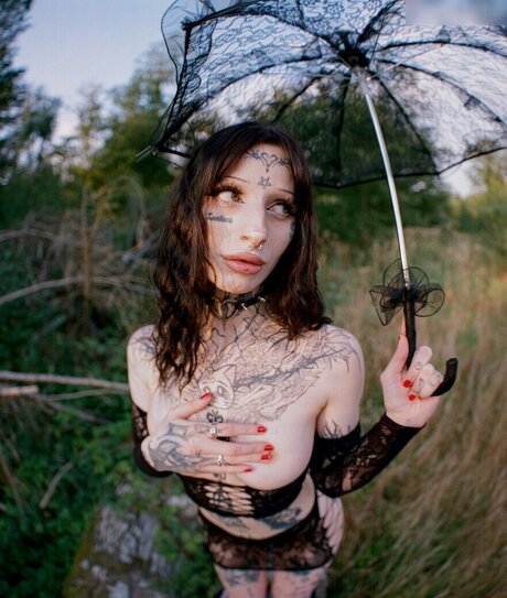 Skinwalkerleyla トップポルノスター 写真