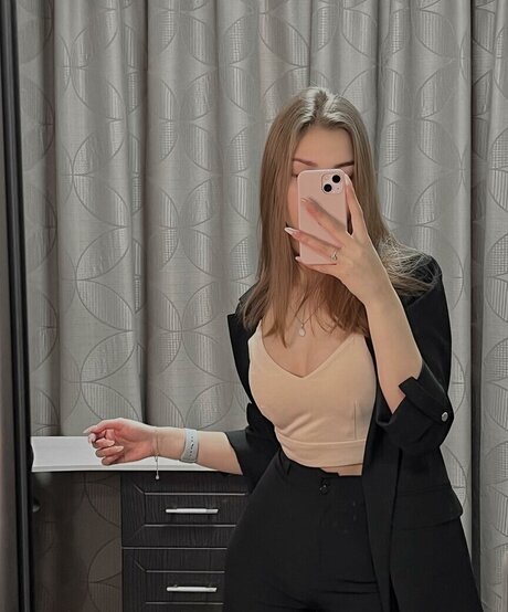 日本の女子高生OnlyFans 美しい 写真