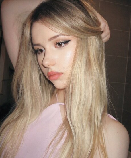 Kitty Mae ホットスター 写真