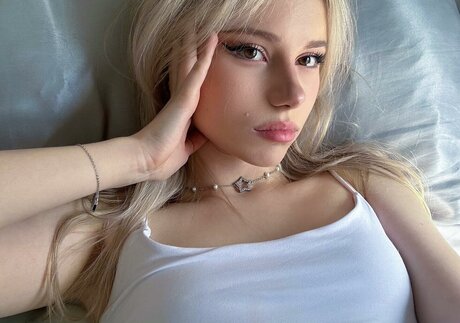 Kitty Mae 無料モデル 写真