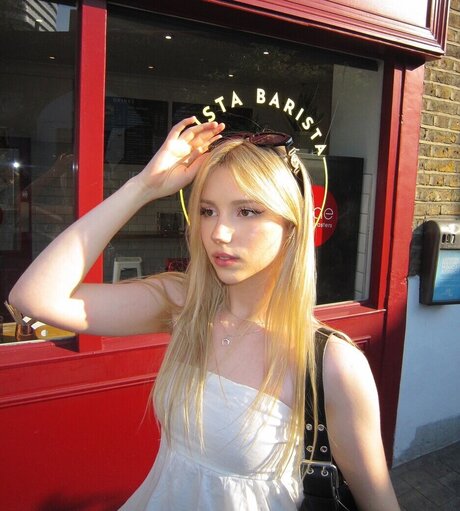 Kitty Mae 無料モデル アーカイブ