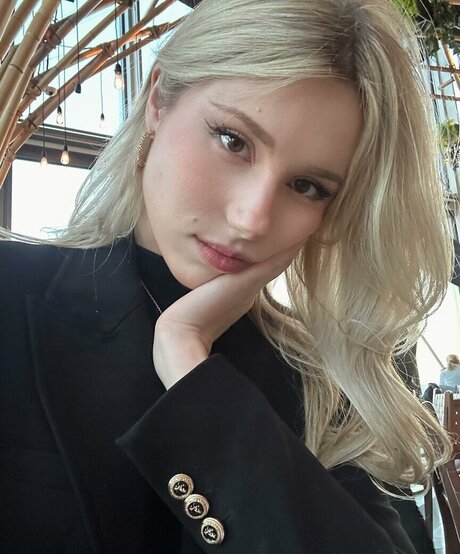 Kitty Mae ホットなポルノスター ギャラリー