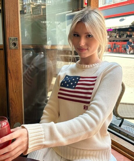 大学生のオンリーファンズ セクシーヌード ギャラリー