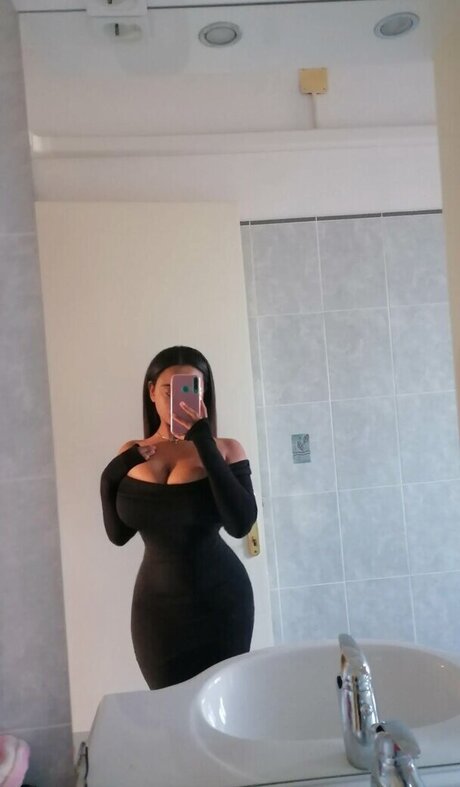 巨乳の黒人女性オンリーファンズ ホットセックス 写真