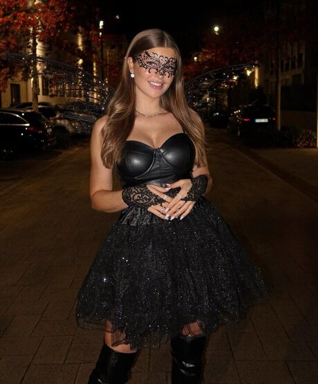 小さなオンリーファンズ えろた 写真