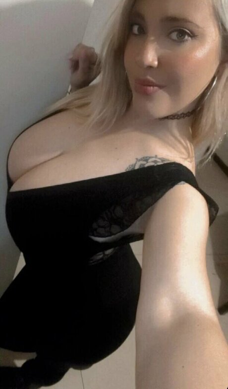 アマチュアヌードオンリーファンズ アート裸 写真