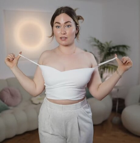 ヌード教師オンリーファンズ アート裸 ギャラリー