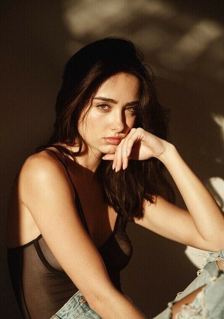 曲線美のランジェリーOnlyFans えろ 写真