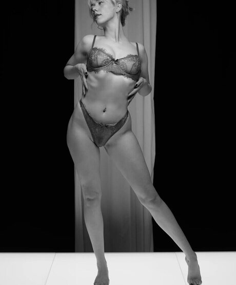 フィットネス xxx onlyfans ポルノグラフィック 画像