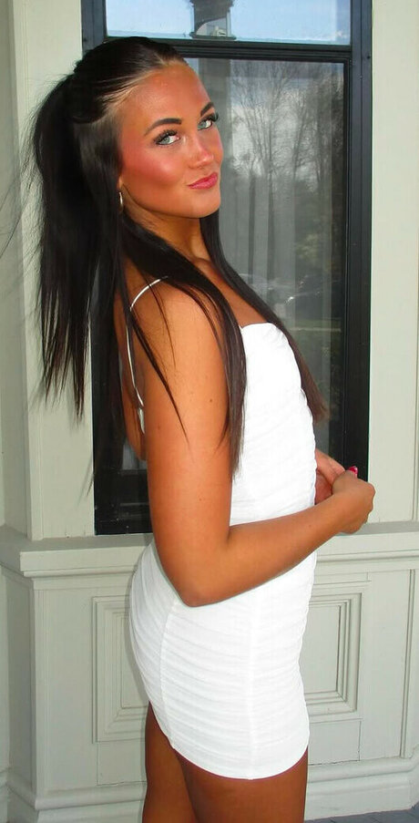 Lexi Mercile アートスター アーカイブ