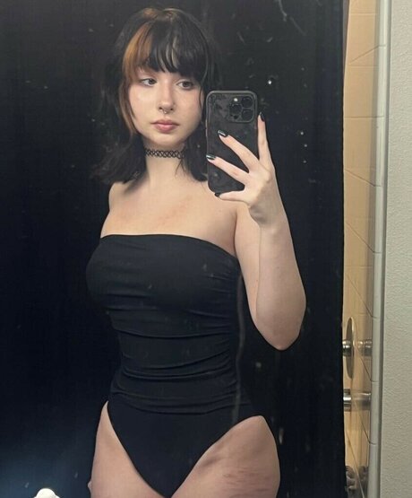 Defeatthel0w 無料モデル 画像