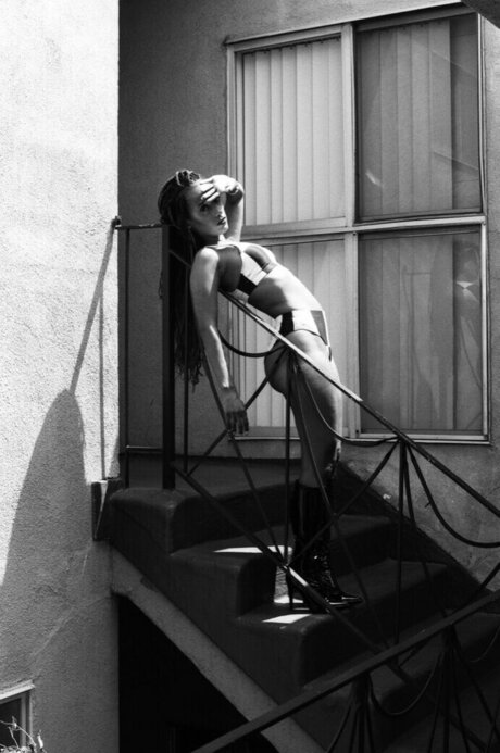 Honnete Bas セクシーモデル 写真