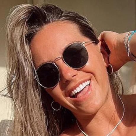 黒人ママオンリーファンズ セクシー裸 写真