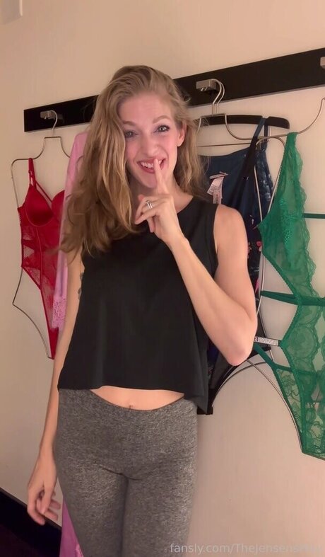 ヌード教師オンリーファンズ ポルノ アーカイブ