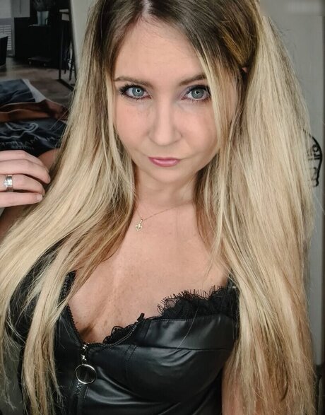 手コキ 主観視点 オンリーファンズ 無料裸 写真