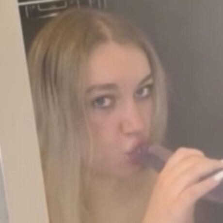 Lena Weber ホットなモデル 写真