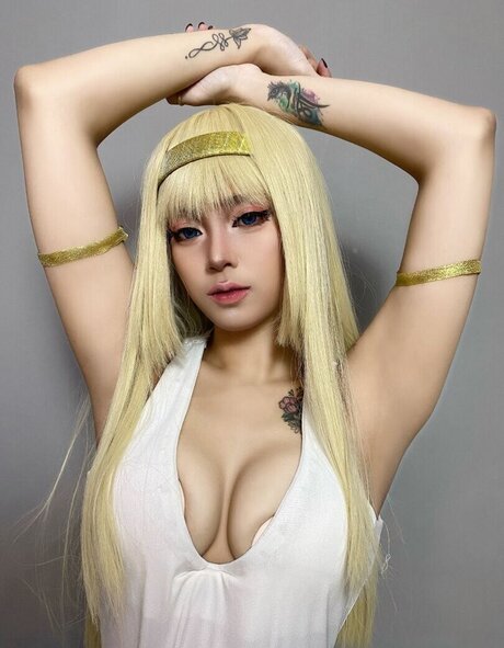 Alice Cwaan ポルノスター ヌード 写真