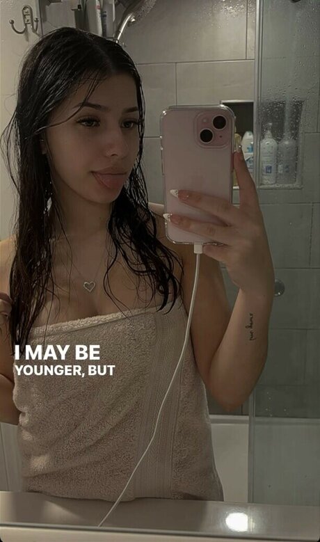 Ava quijije ヌード女優 画像