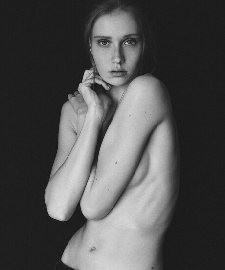 巨乳ティーンオンリーファンズ ヌード 写真