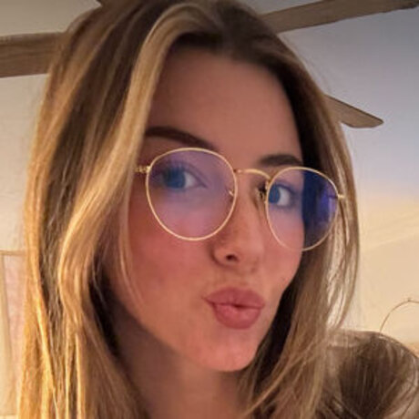 lylaaa banks ポルノスター 裸 写真