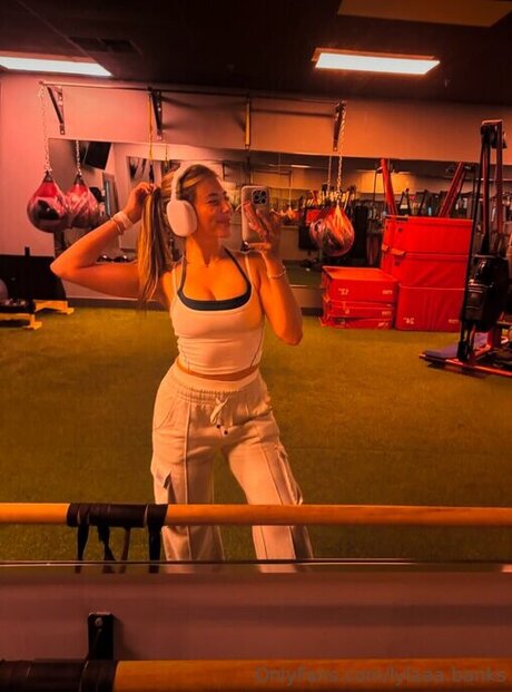 lylaaa banks ポルノスター 可愛い ギャラリー