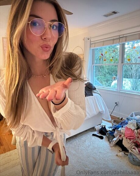 lylaaa banks ポルノスター 無料 写真