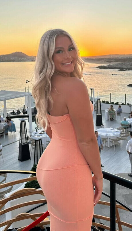 ブルネットの猫OnlyFans ポルノ 画像