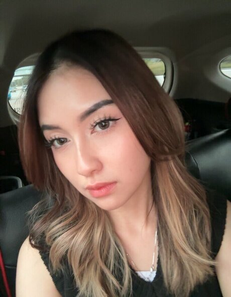 Swansage アートモデル 写真