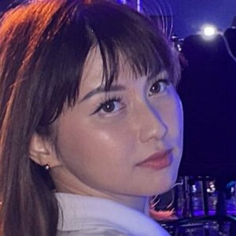 Swansage アートモデル 写真