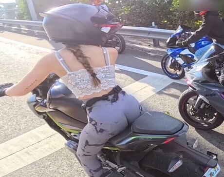 joysemmi 完璧なポルノスター ギャラリー